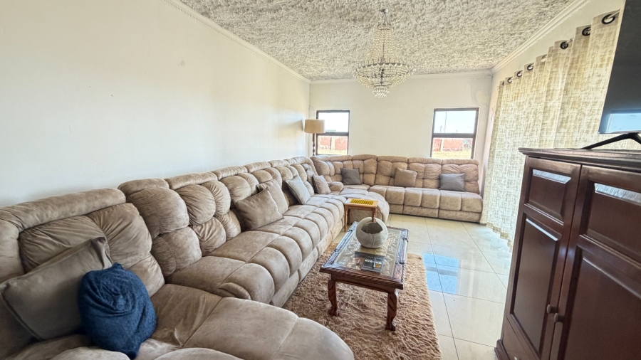 5 Bedroom Property for Sale in Grimbeeck Park North West